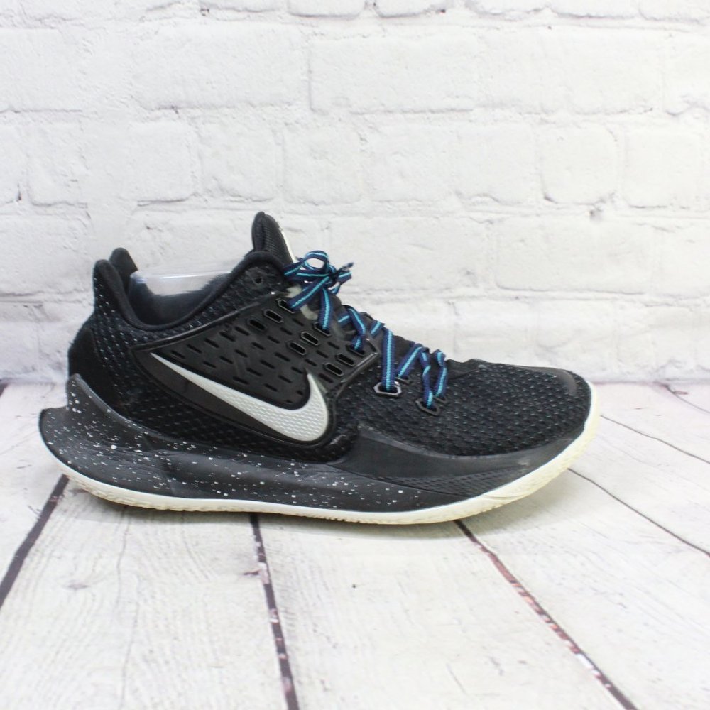NIKE Kyrie Low 2 Black Metallic Silver Shoes Athletic Sneakers Size US 8 - Picture 1 of 9